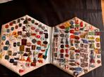 verzameling vintage speldjes in album, Verzamelen, Speldjes, Pins en Buttons, Ophalen of Verzenden, Gebruikt, Merk, Speldje of Pin
