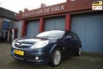 Opel Signum 2.2-16V Executive, Auto's, Opel, Gebruikt, 4 cilinders, Bedrijf, 1600 kg