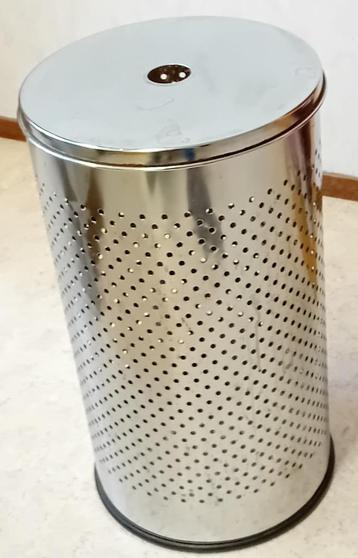 Te Koop: RVS wasmand, ZGAN.   Diameter: 30 cm. Hoogte: 54 cm beschikbaar voor biedingen