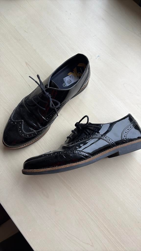 Feestelijke casual zwarte lakschoenen mt 41, Ophalen of Verzenden, Zo goed als nieuw, Zwart