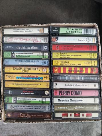 Heel veel originele cassette bandjes  beschikbaar voor biedingen