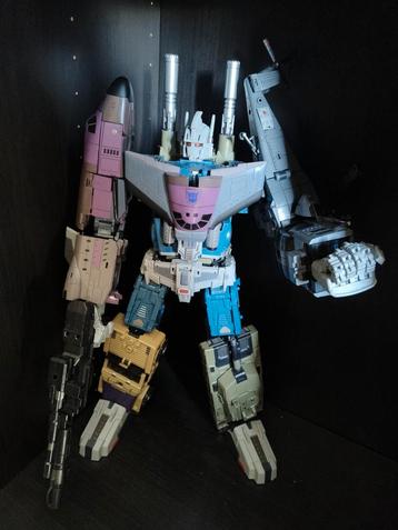 Transformers Masterpiece Bruticus  beschikbaar voor biedingen