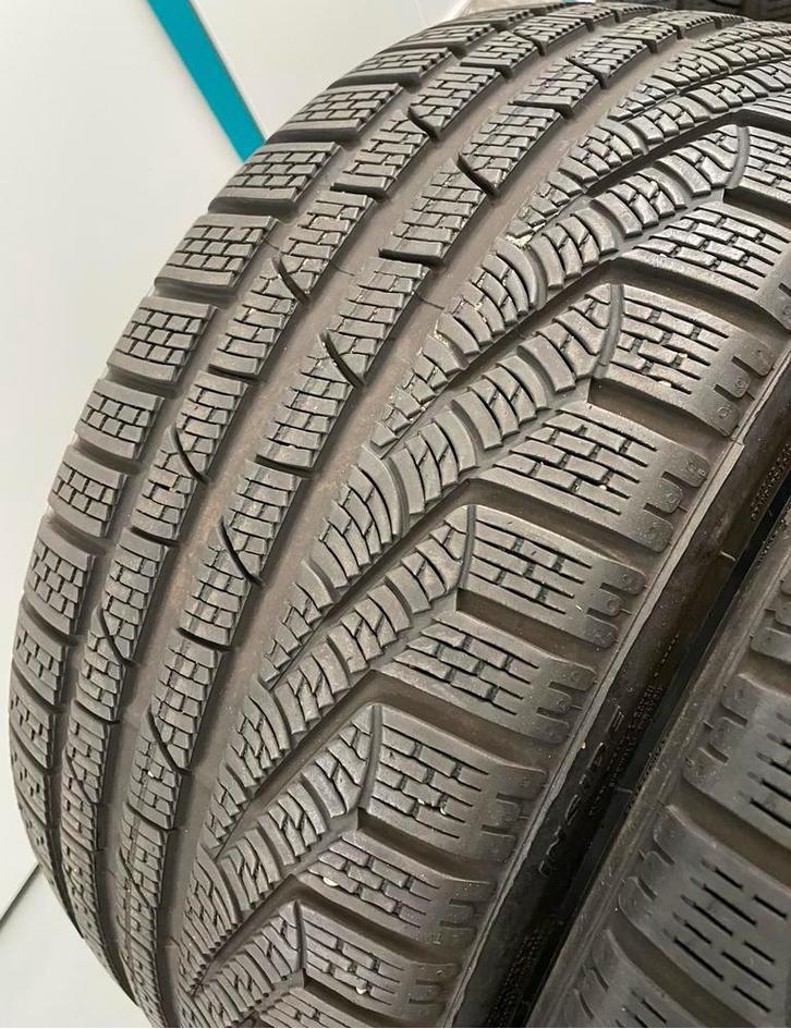 Pirelli 20" Winterbanden 245/35 R20 - 2 stuks, Auto-onderdelen, Banden en Velgen, Banden en Velgen, Winterbanden, 20 inch, Overige