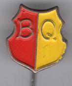 B.Q. zilverkleurig voetbal speldje ( Z_008 ), Verzamelen, Verzenden, Zo goed als nieuw, Sport, Speldje of Pin