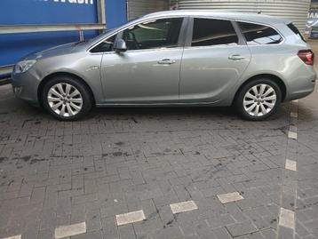 Opel Astra 1.4 74KW Sports Tourer 2011 Grijs beschikbaar voor biedingen