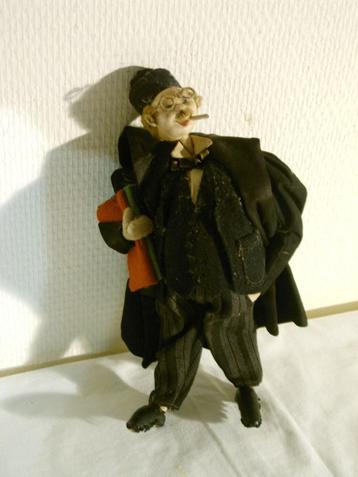 Franse handgemaakte oude professor pop beschikbaar voor biedingen