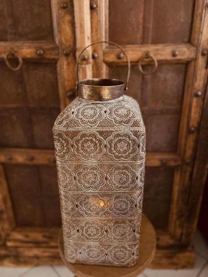 Metalen Brocante Windlicht met Kaars, Huis en Inrichting, Woonaccessoires | Kandelaars en Kaarsen, Gebruikt, Kandelaar, 25 tot 50 cm