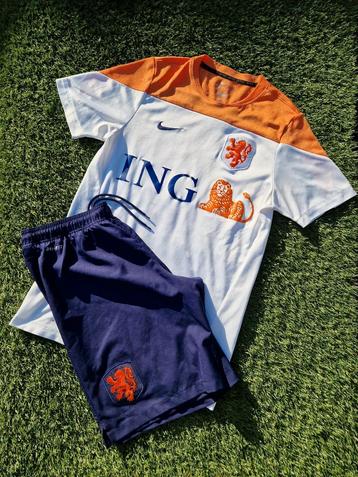 Nederlands elftal tenue 2014 Oranje M voetbal shirt broek beschikbaar voor biedingen