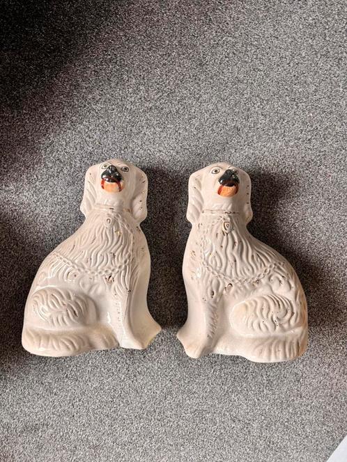 Set 'hoerenhondjes' porseleinen honden beelden, antiek, Verzamelen, Beelden en Beeldjes, Zo goed als nieuw, Dier, Ophalen of Verzenden