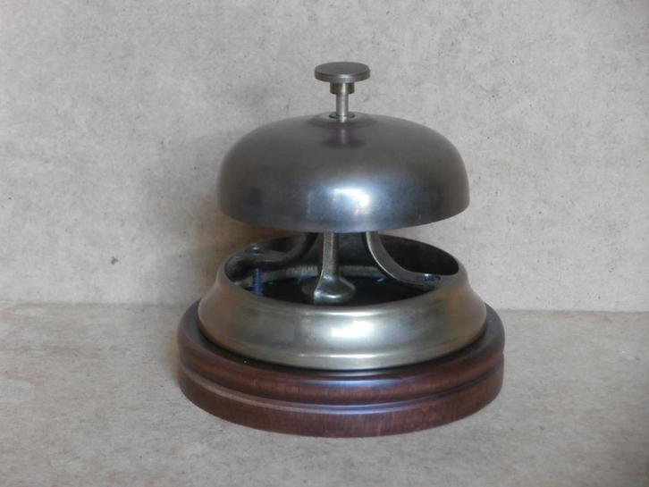 Oude bel hotelbel baliebel receptiebel restaurant tafelbel, Antiek en Kunst, Antiek | Koper en Brons, Koper, Ophalen of Verzenden