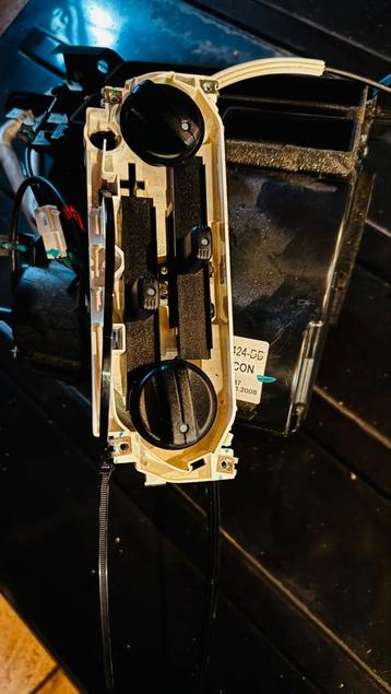 Kachelunit Defender SVX met airco beschikbaar voor biedingen