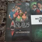 3 boeken van het huis anubis en spelen, Ophalen of Verzenden, Zo goed als nieuw, Tv-serie