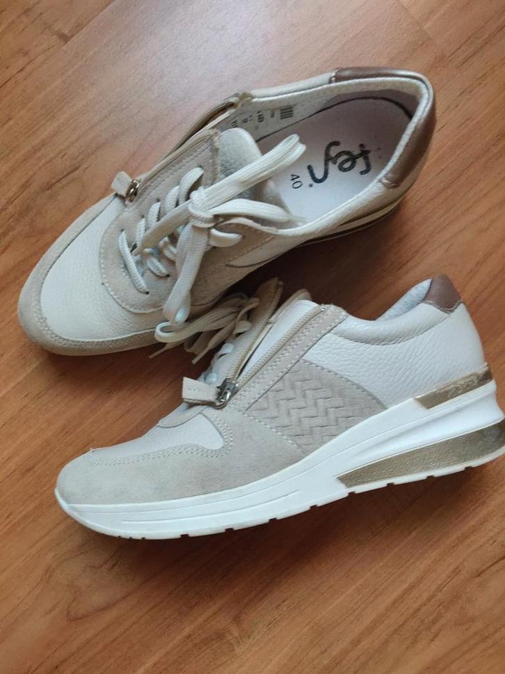 Fesi Sneakers Maat 40 - Zo goed als nieuw!, Kleding | Dames, Schoenen, Zo goed als nieuw, Sneakers of Gympen, Beige, Ophalen of Verzenden
