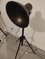 Driepoot vloerlamp, Ophalen, Zo goed als nieuw, Metaal, 150 tot 200 cm