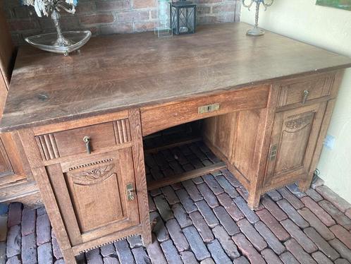 Mooi groot antiek bureau, van 2 kanten te benutten., Antiek en Kunst, Antiek | Kantoor en Zakelijk, Ophalen
