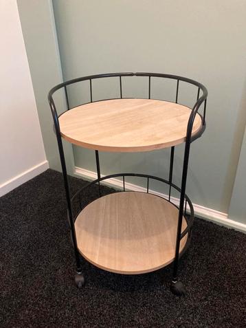Bijzet tafel  beschikbaar voor biedingen