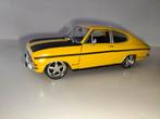 Opel Kadett Rallye Revell vitrine model met andere wielen, Hobby en Vrije tijd, Modelauto's | 1:18, Ophalen of Verzenden, Zo goed als nieuw