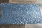 Blauwe sjaal / Omslagdoek met zilveren veertjes print, Ophalen of Verzenden, Sjaal, Zo goed als nieuw