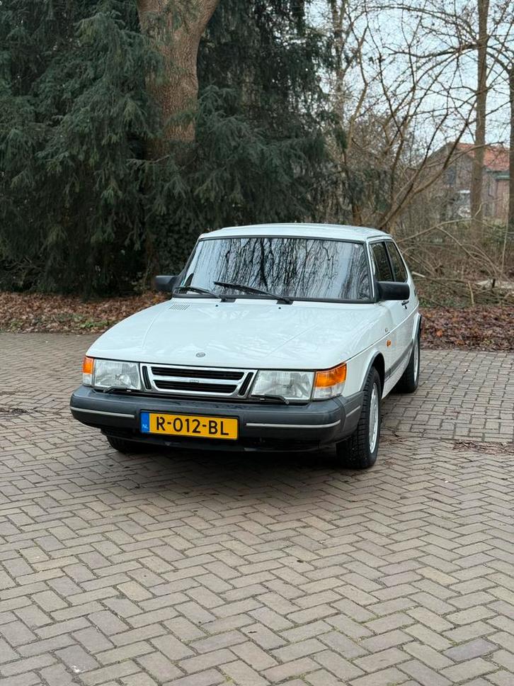 Saab 900 i-16 1992 Wit, Auto's, Saab, Bedrijf, Benzine, Hatchback, Geïmporteerd, Wit, Ophalen of Verzenden