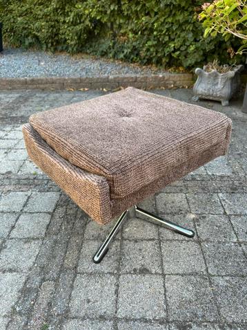 Vintage ottoman poef/voetenbank beschikbaar voor biedingen