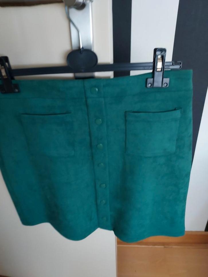 Groene Lofty Manner suède Rok - Maat L, Kleding | Dames, Rokken, Zo goed als nieuw, Maat 42/44 (L), Groen, Boven de knie, Ophalen of Verzenden