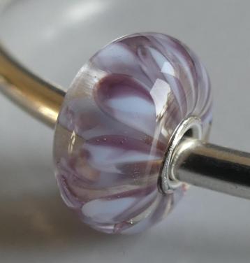 Trollbeads LILA BLOEMBLAADJES beschikbaar voor biedingen