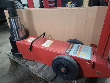 80 tons krik met wielen beschikbaar voor biedingen