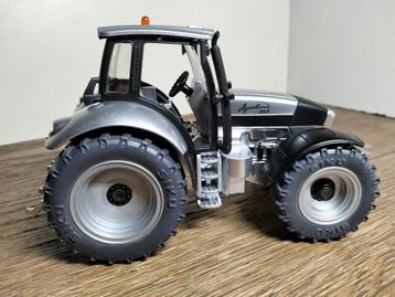 Te koop Siku Deutz-Fahr Agrotron 265 Zilver. (A). beschikbaar voor biedingen