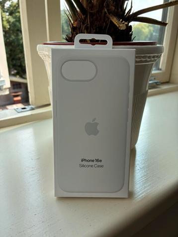 iPhone 16e Silicone Case beschikbaar voor biedingen
