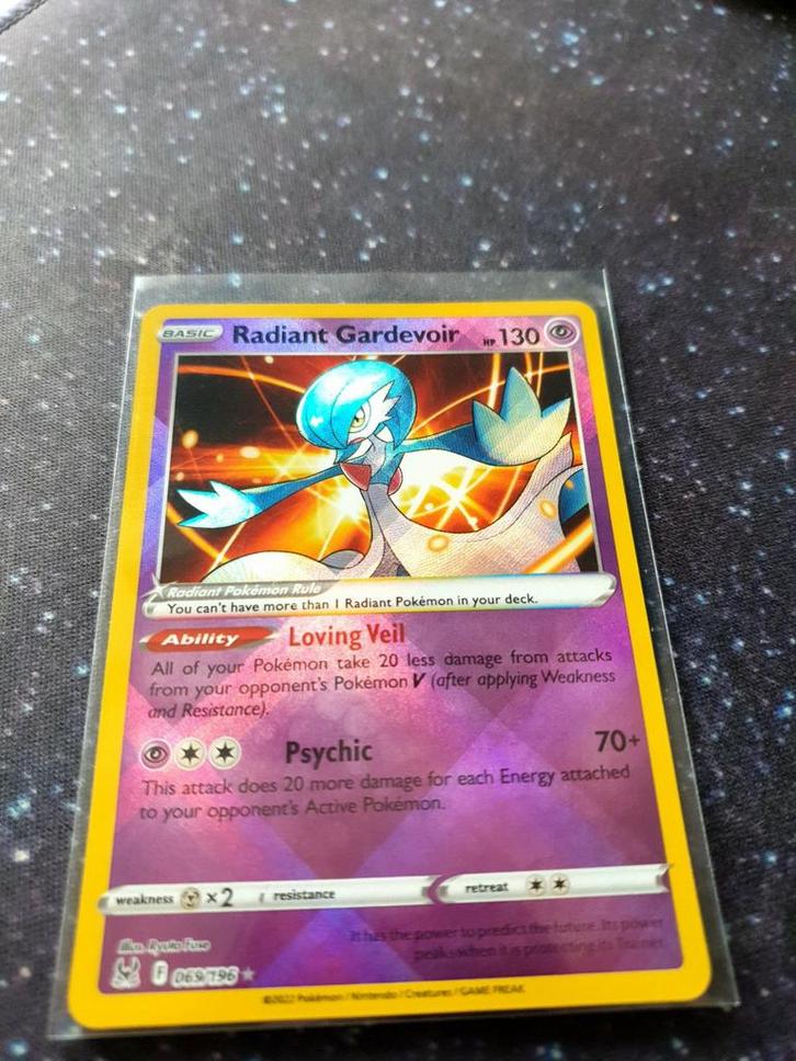 Pokémon kaart Radiant Gardevoir #69 Lost Origin, Hobby en Vrije tijd, Verzamelkaartspellen | Pokémon, Zo goed als nieuw, Losse kaart