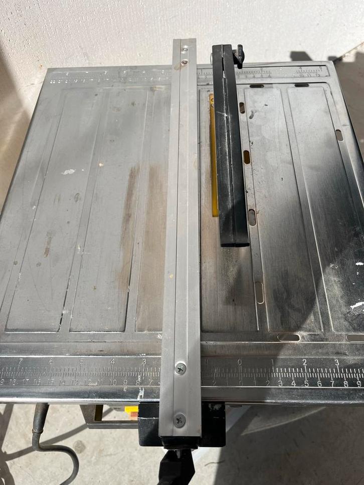 Powerplus X230 Cirkelzaagmachine ZGAN, Doe-het-zelf en Verbouw, Gereedschap | Zaagmachines, Zo goed als nieuw, Cirkelzaag, 600 tot 1200 watt