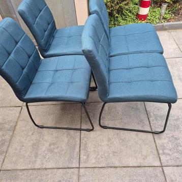 4 Mooie eetkamer stoelen blauw  met metalen onderstel beschikbaar voor biedingen