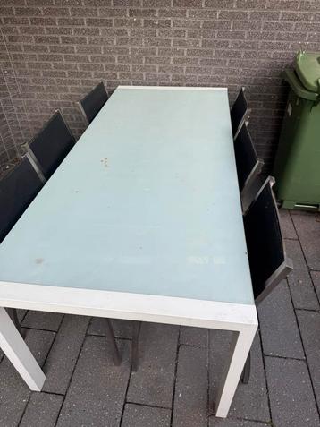 Gratis 6x stoelen tuin beschikbaar voor biedingen