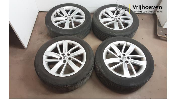 Velgen set + banden van een Opel Mokka (Mokka X 16-), Auto-onderdelen, Banden en Velgen, Personenwagen, Gebruikt, 3 maanden garantie