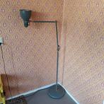 Vloerlamp grijs, Huis en Inrichting, Lampen | Vloerlampen, Ophalen, Zo goed als nieuw, Metaal, 150 tot 200 cm
