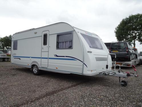 Adria Adora 562 up met een Mover (bj 2008), Caravans en Kamperen, Caravans, 1000 - 1250 kg, Rondzit, Adria, Vast bed, Douche, Koelkast
