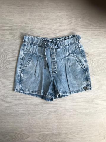 Kort spijkerbroekje (Persival) 128/134 beschikbaar voor biedingen