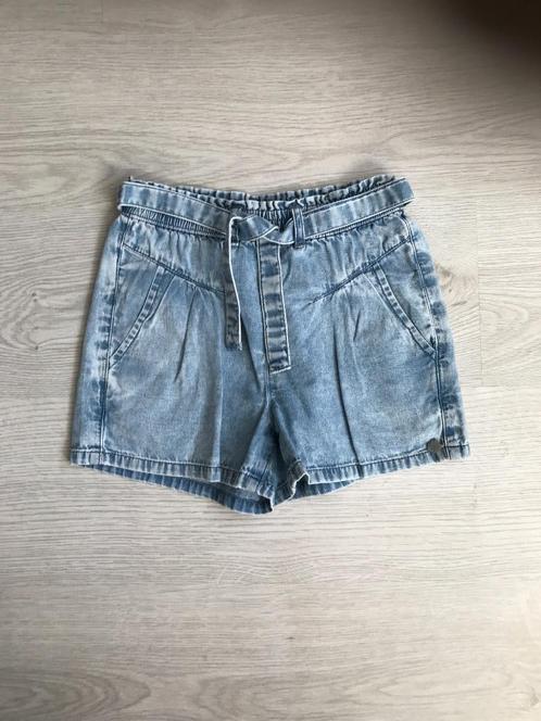 Kort spijkerbroekje (Persival) 128/134, Kinderen en Baby's, Kinderkleding | Maat 128, Zo goed als nieuw, Meisje, Broek, Ophalen of Verzenden