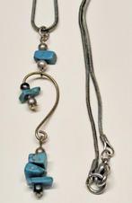 ketting met hanger met echte blauw steentjes, Gebruikt, Blauw, Ophalen of Verzenden, Overige materialen