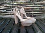 Bershka Pumps Beige maat 40, Kleding | Dames, Pumps, Beige, Zo goed als nieuw, Bershka