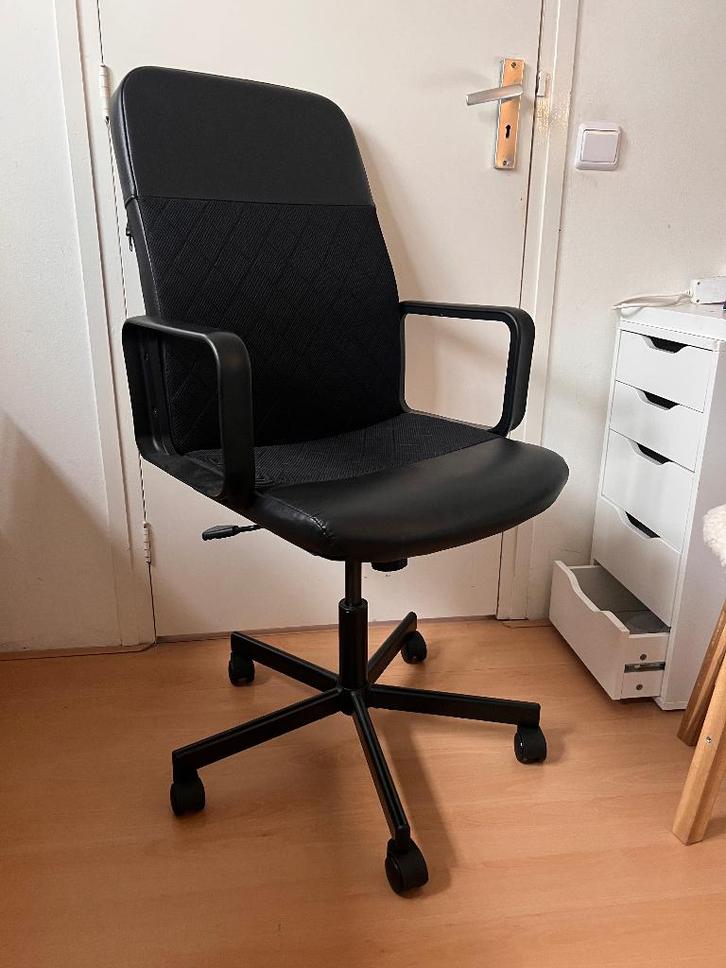 IKEA Renberget bureaustoel – zo goed als nieuw, Huis en Inrichting, Bureaustoelen, Zo goed als nieuw, Bureaustoel, Zwart, Ergonomisch