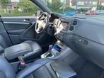 Volkswagen Tiguan 1.4 TSI R-Line Edition automaat panodak na, Auto's, Volkswagen, 15 km/l, 4 cilinders, 150 pk, Zwart
