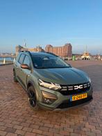 Dacia Jogger Hybrid 140pk Aut 7pl 2023 Groen, Auto's, Dacia, 730 kg, 750 kg, 4 cilinders, 7 stoelen