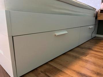 IKEA Bedframe 200x160 met laden - afbeelding 6