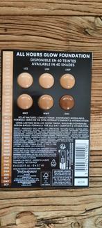Yves saint laurent glow foundation, proefjes., Ophalen of Verzenden, Nieuw, Gehele gezicht, Make-up