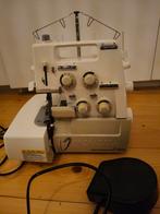 Toyota Lockmachine zgan, Hobby en Vrije tijd, Naaimachines en Toebehoren, Ophalen of Verzenden, Zo goed als nieuw, Lockmachine