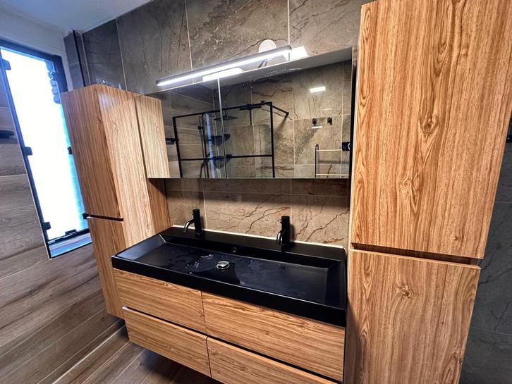 Modern Badkamermeubel met Dubbele Wastafel, Huis en Inrichting, Badkamer | Badkamermeubels, Zo goed als nieuw, Wastafelkast, 100 tot 150 cm
