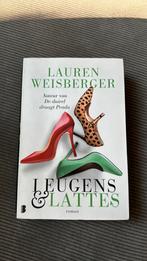 Lauren Weisberger - Leugens en lattes, Ophalen of Verzenden, Zo goed als nieuw, Nederland, Lauren Weisberger