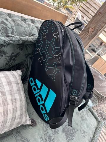 Nieuwe padeltas Adidas  beschikbaar voor biedingen