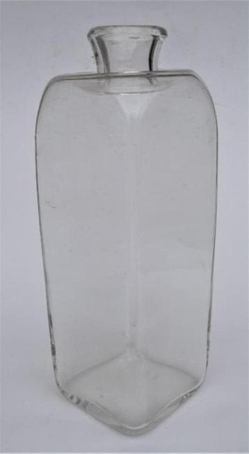Vierkante fles - in 100% conditie - hoog 24 cm - circa 1900  beschikbaar voor biedingen
